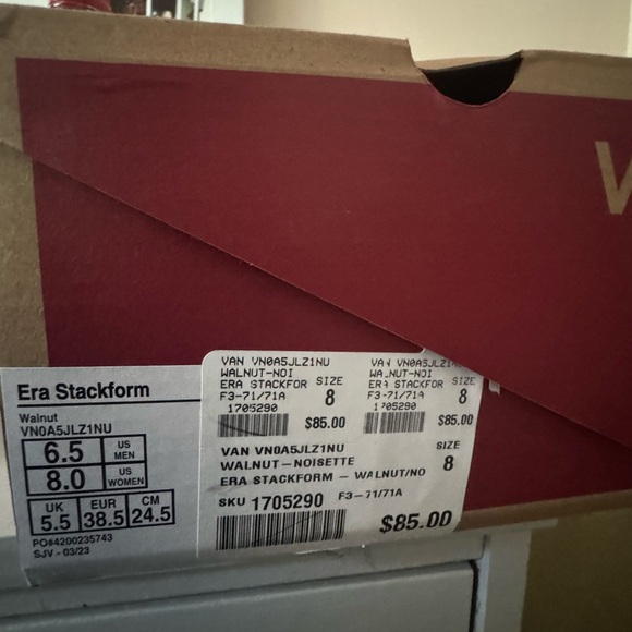 Brand new Vans. - Picture 2 of 2